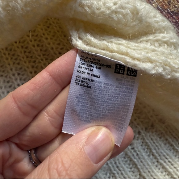 Uni Qlo Wool Mohair Acrylic Blend Cozy Cream Sweater Women’s medium - Picture 10 of 12